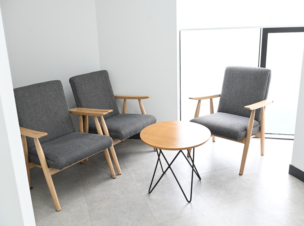 스페이스쉐어 서울역2센터 라운지, 행사 대기 및 휴식이 가능한 깔끔한 커뮤니티 공간