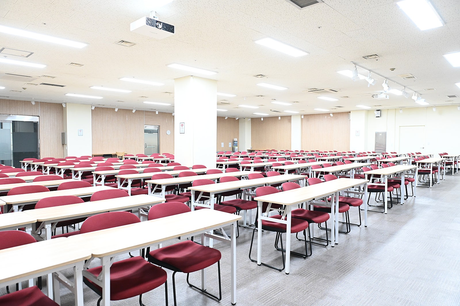 스페이스쉐어 삼성역센터 갤럭시홀 측면, 200명 행사 가능 대형홀, 교육, 강의, 행사장