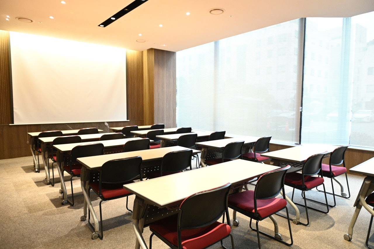 삼성역센터 스페이스4룸 측면, 스크린 시설, 22명 수용 면접 및 평가, 심사, 교육 행사룸