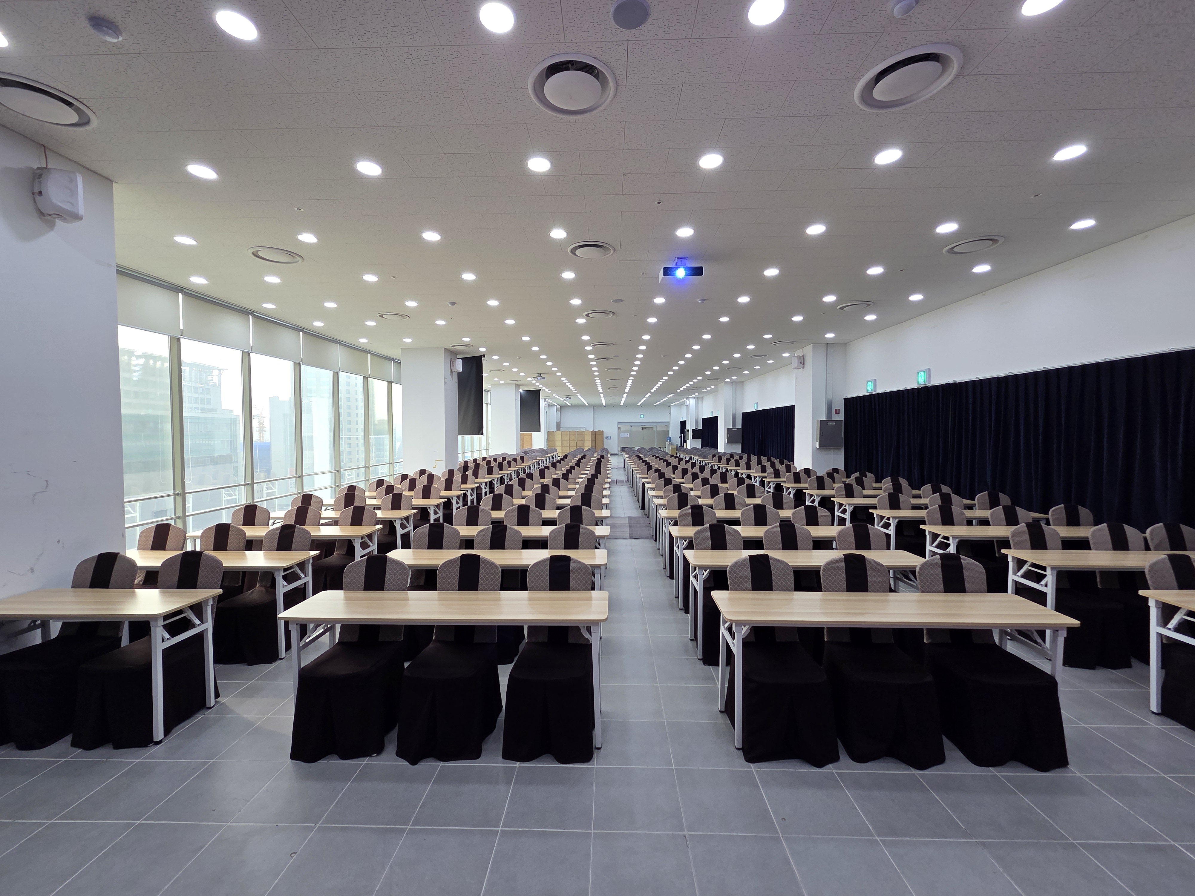 서울중부(ddp)센터 스카이홀 정면에서 본 교육장