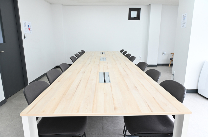 스페이스쉐어 서울역2센터 401호 좌석배치, 집중도를 높이는 쾌적한 내부 시설