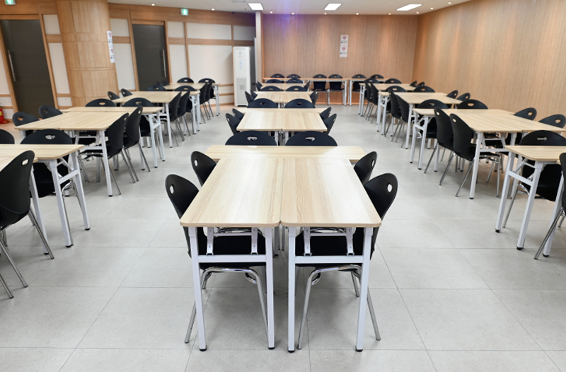 스페이스쉐어 서울역센터 토파즈홀 모둠형/조별 배치 전경