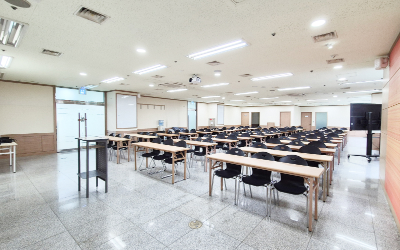 스페이스쉐어 지밸리센터 201호 전경, 100명 수용 강의실, 교육장, 기업 행사홀