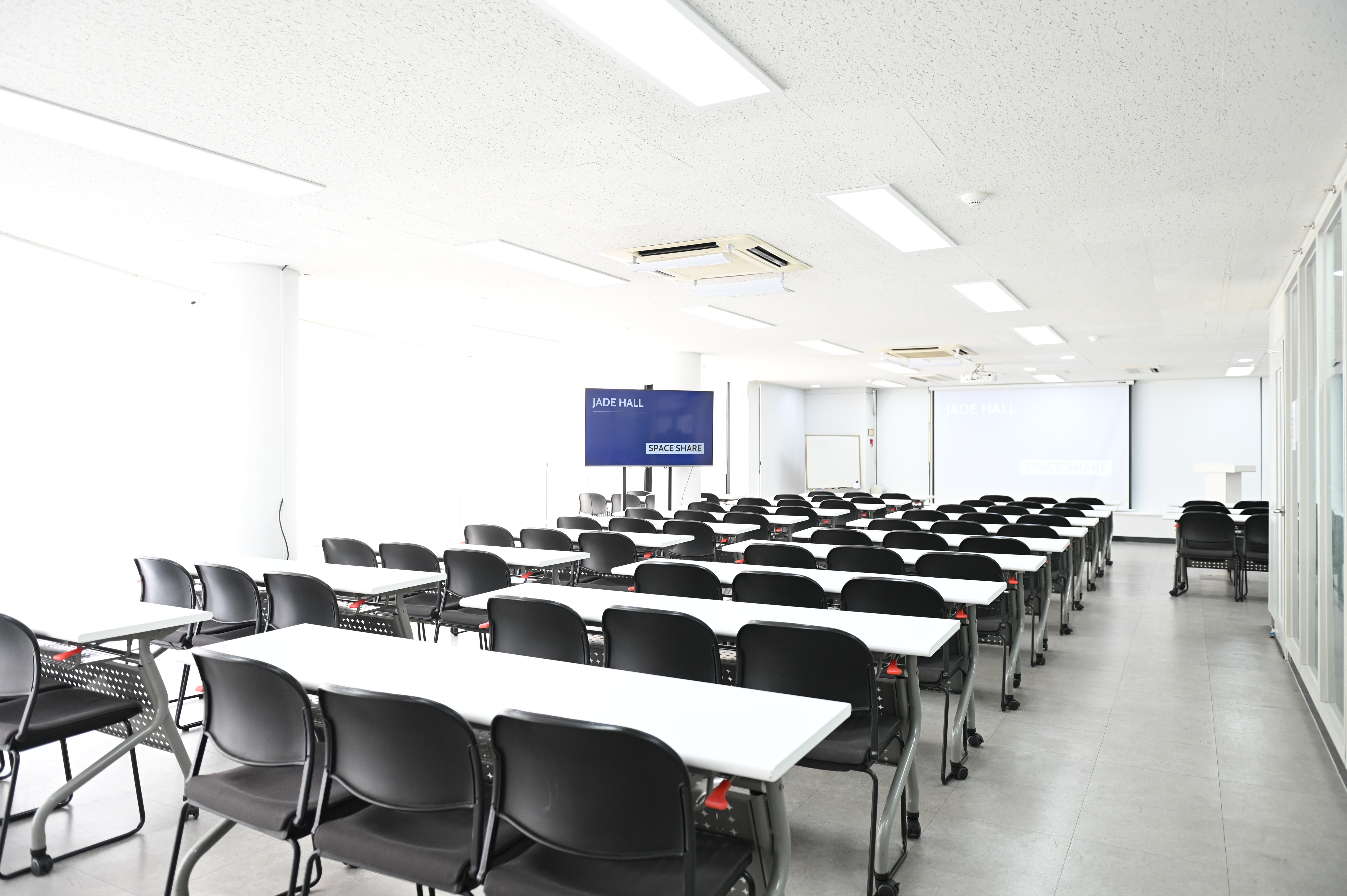 스페이스쉐어 서울역2센터 제이드홀 전경, 50~70명 수용 중형 강의실, 교육장