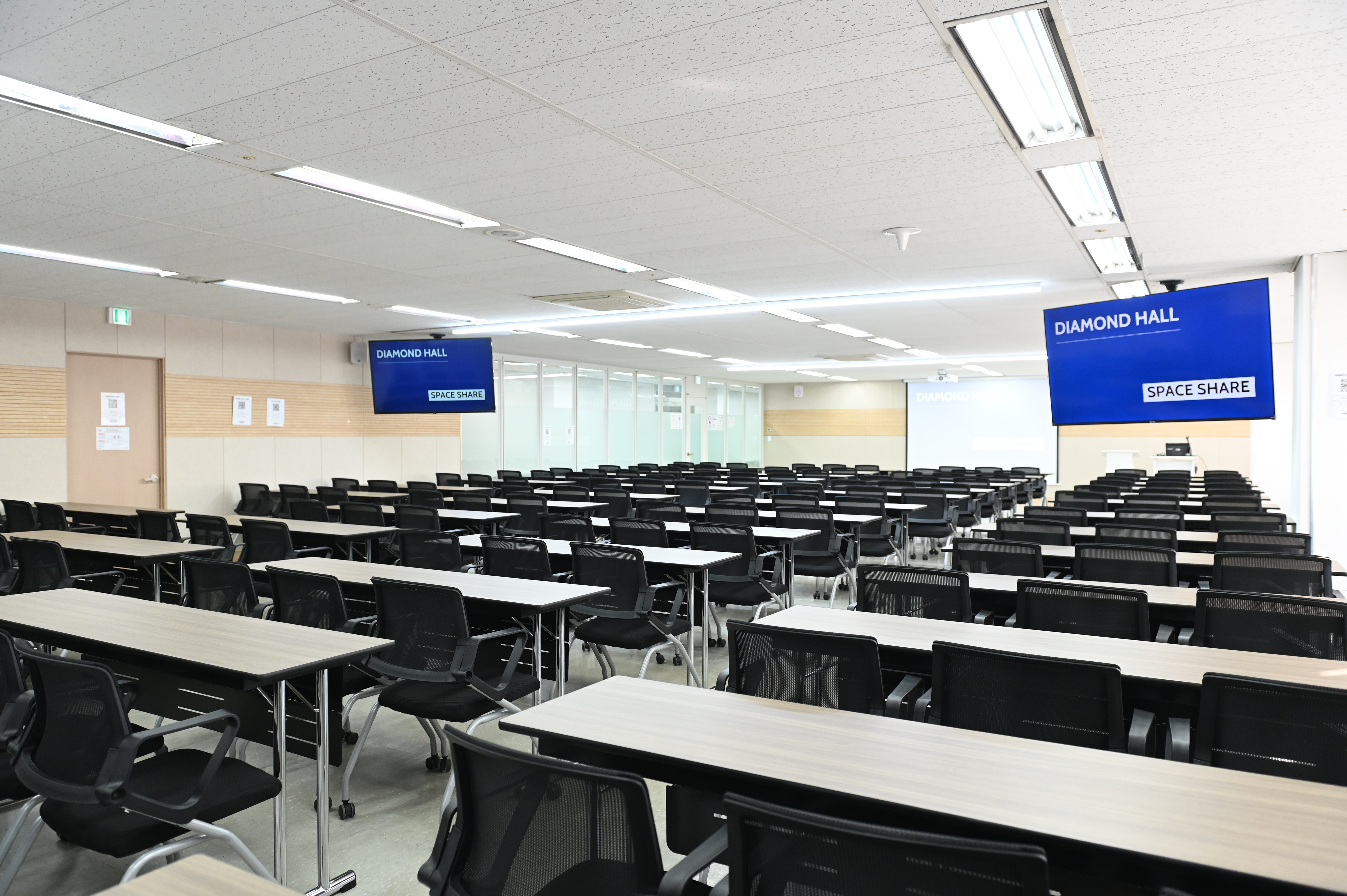 스페이스쉐어 서울역센터 다이아몬드홀 내부, 100~140명 수용 대형홀