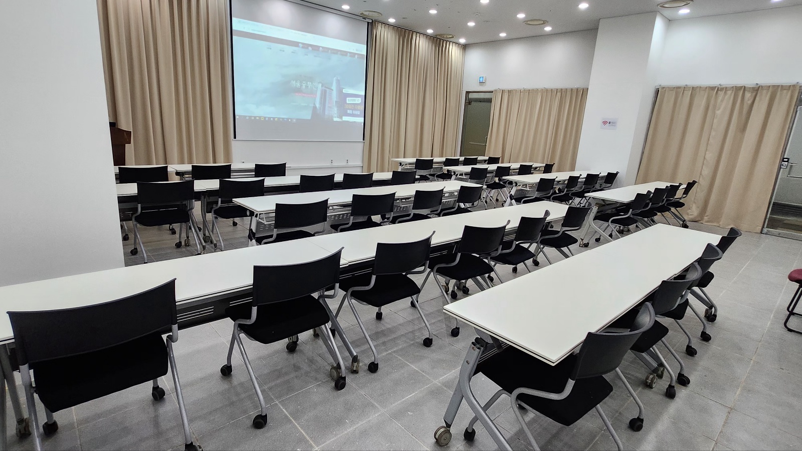 서울중부(ddp)센터 9층 J룸 좌후면 사진