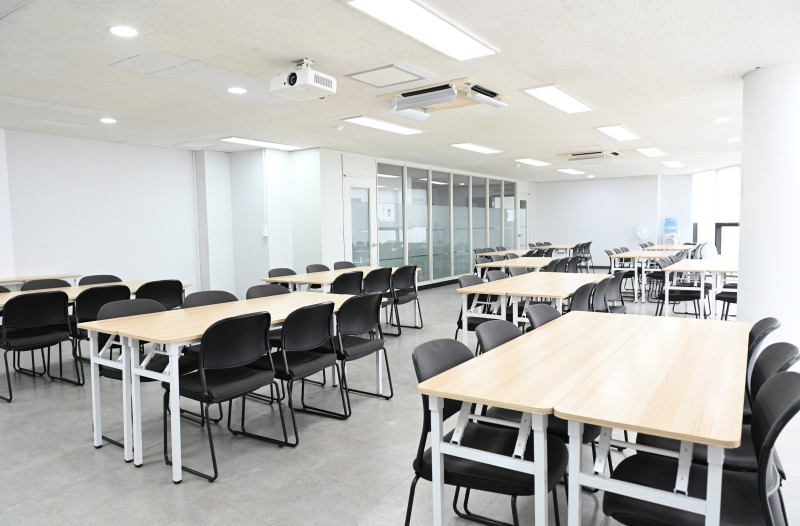 스페이스쉐어 서울역2센터 제이드홀 모둠형/조별형 좌석 배치