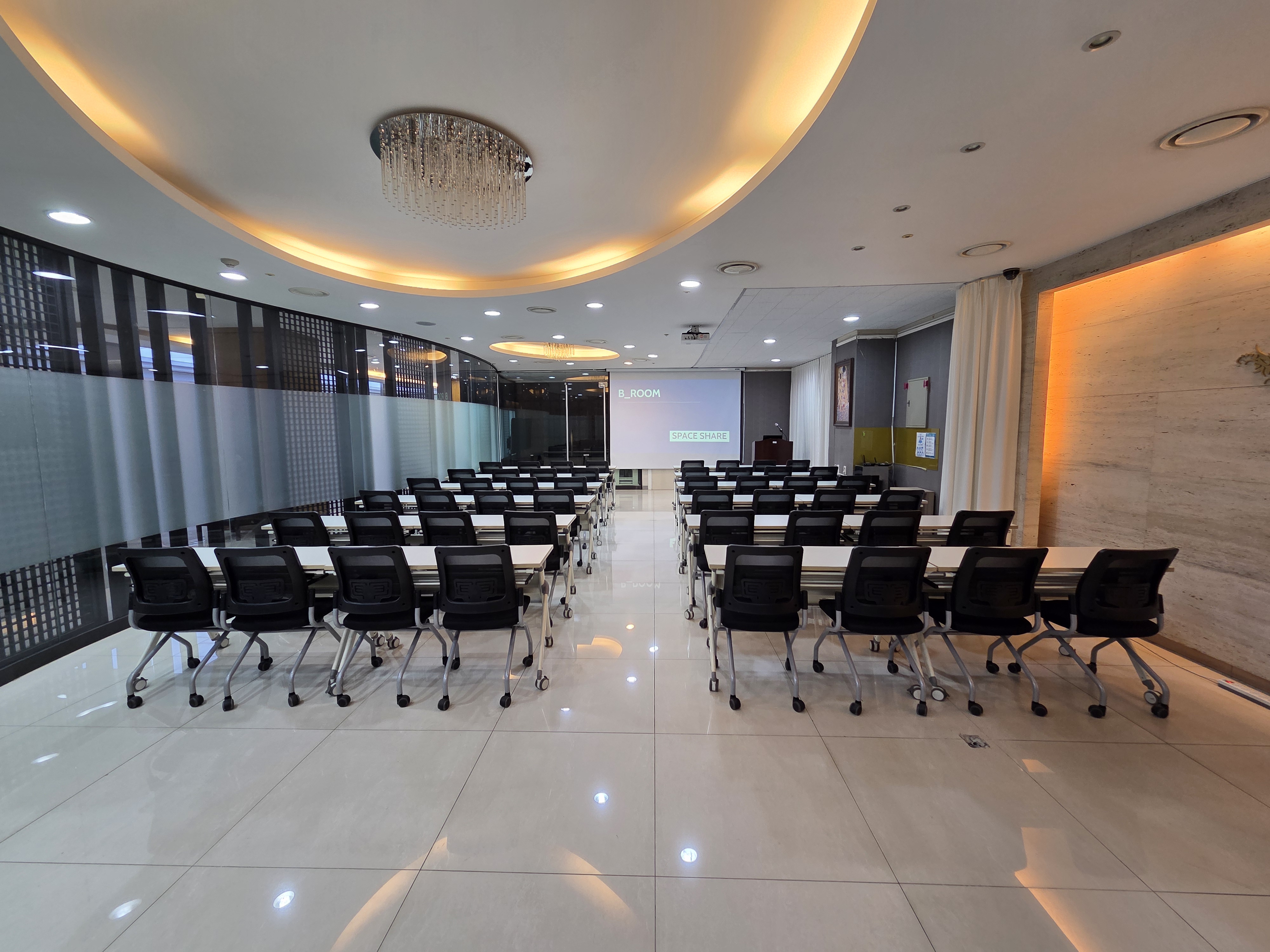 서울중부(ddp)센터 B룸 후면에서 본 교육장 전경